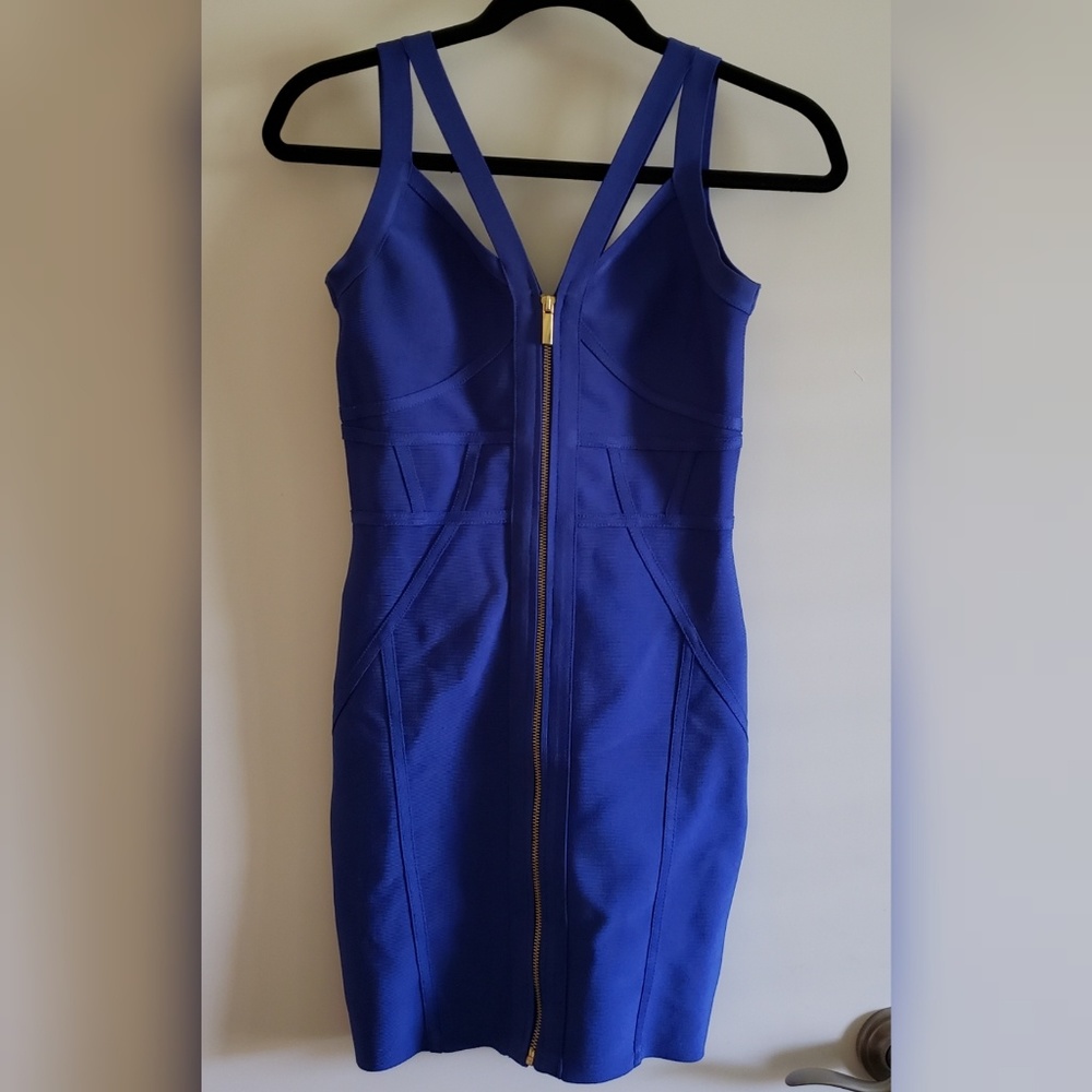 Bodycon zip up bebe dress